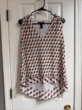 Silk White House Black Market Geometric V-Neck Sleeveless Top size small